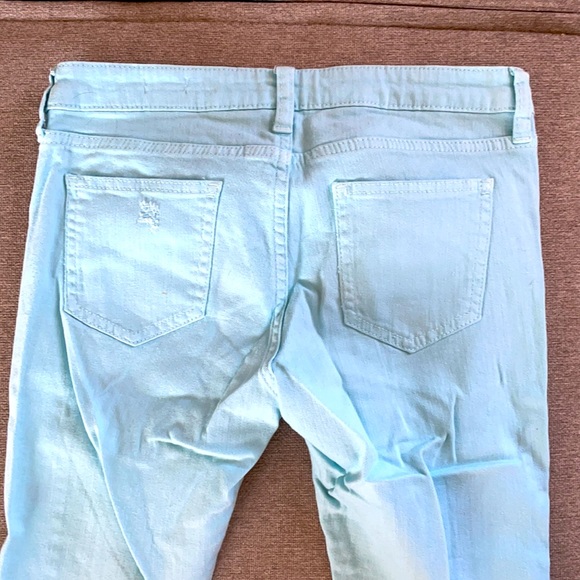 Juniors Distressed Blue Colored Skinny Jeans! - Picture 2 of 3